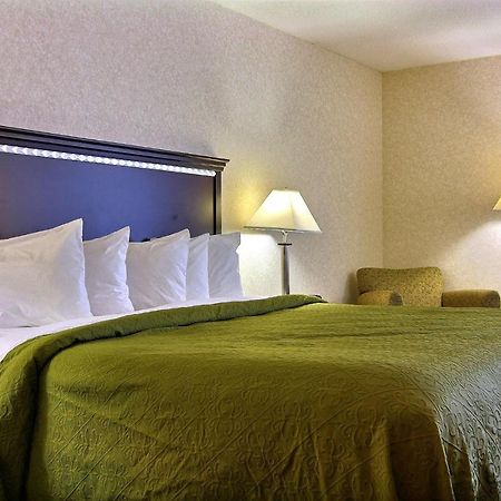 Quality Inn & Suites Mansfield Buitenkant foto