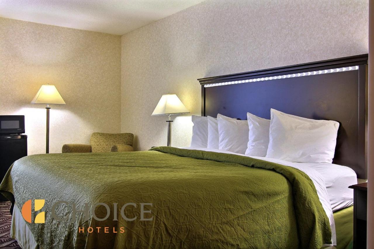 Quality Inn & Suites Mansfield Buitenkant foto