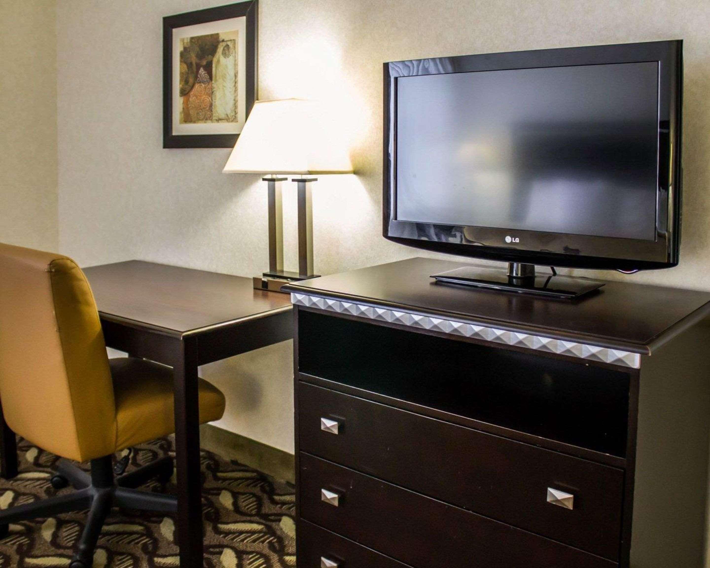 Quality Inn & Suites Mansfield Buitenkant foto