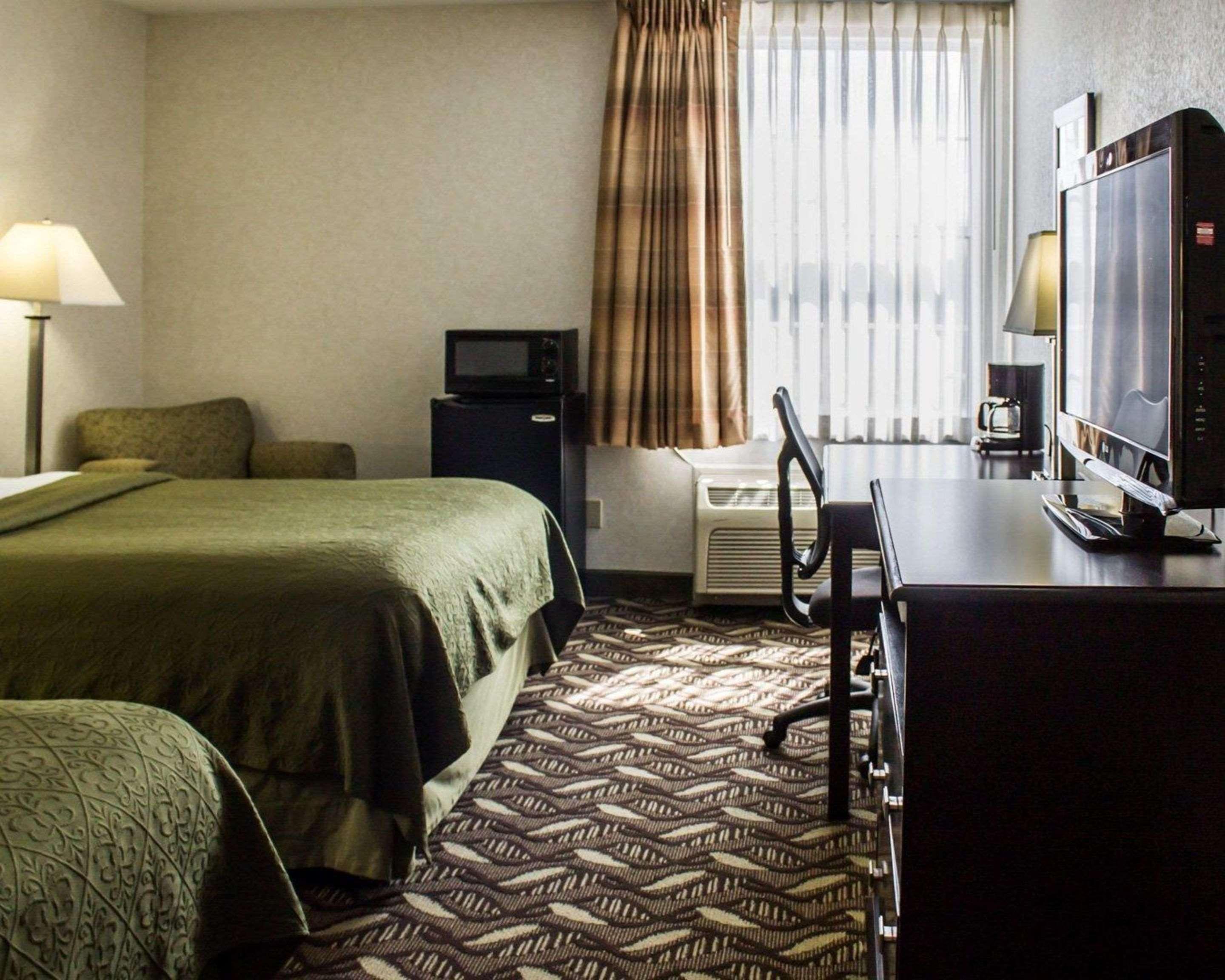 Quality Inn & Suites Mansfield Buitenkant foto
