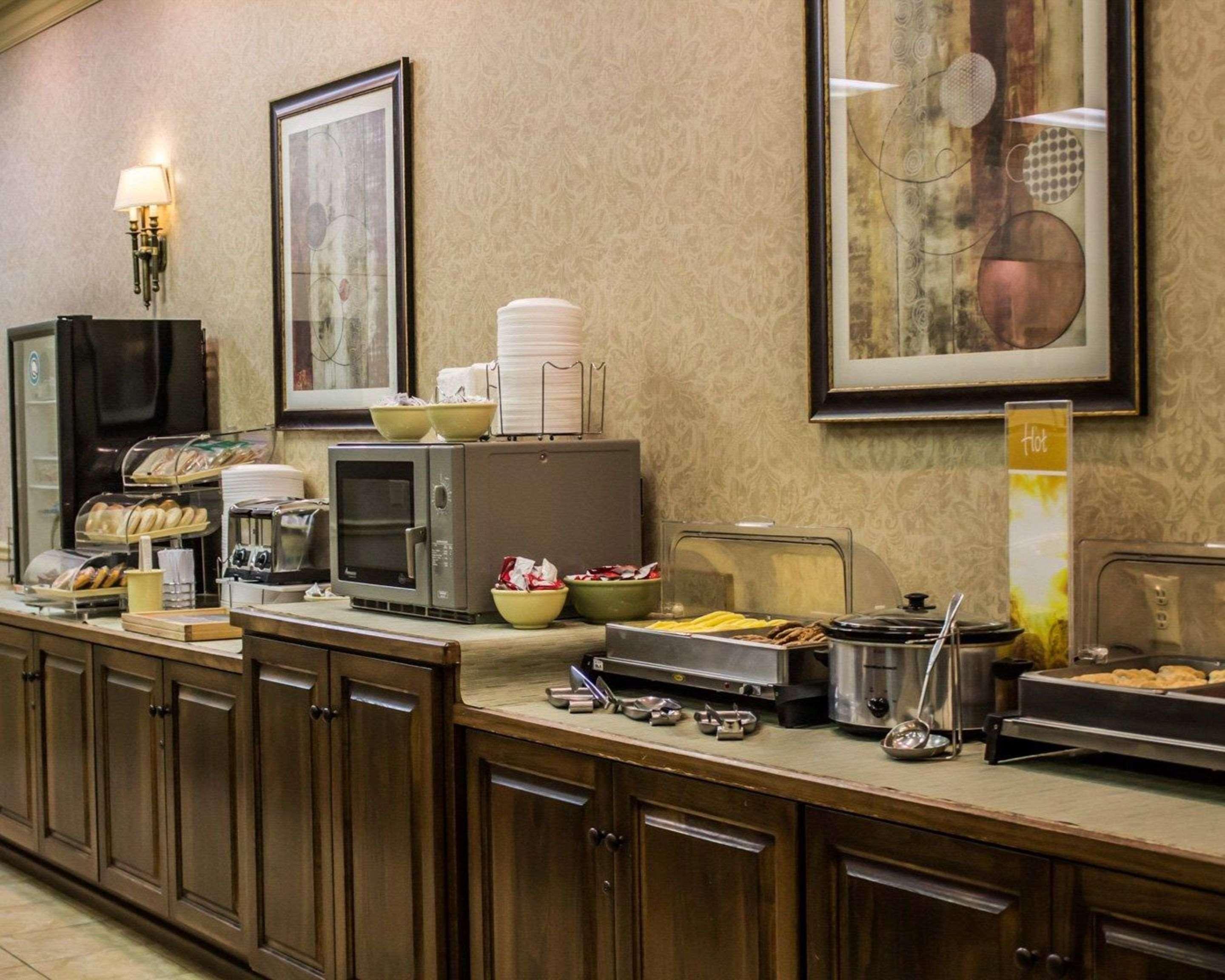 Quality Inn & Suites Mansfield Buitenkant foto