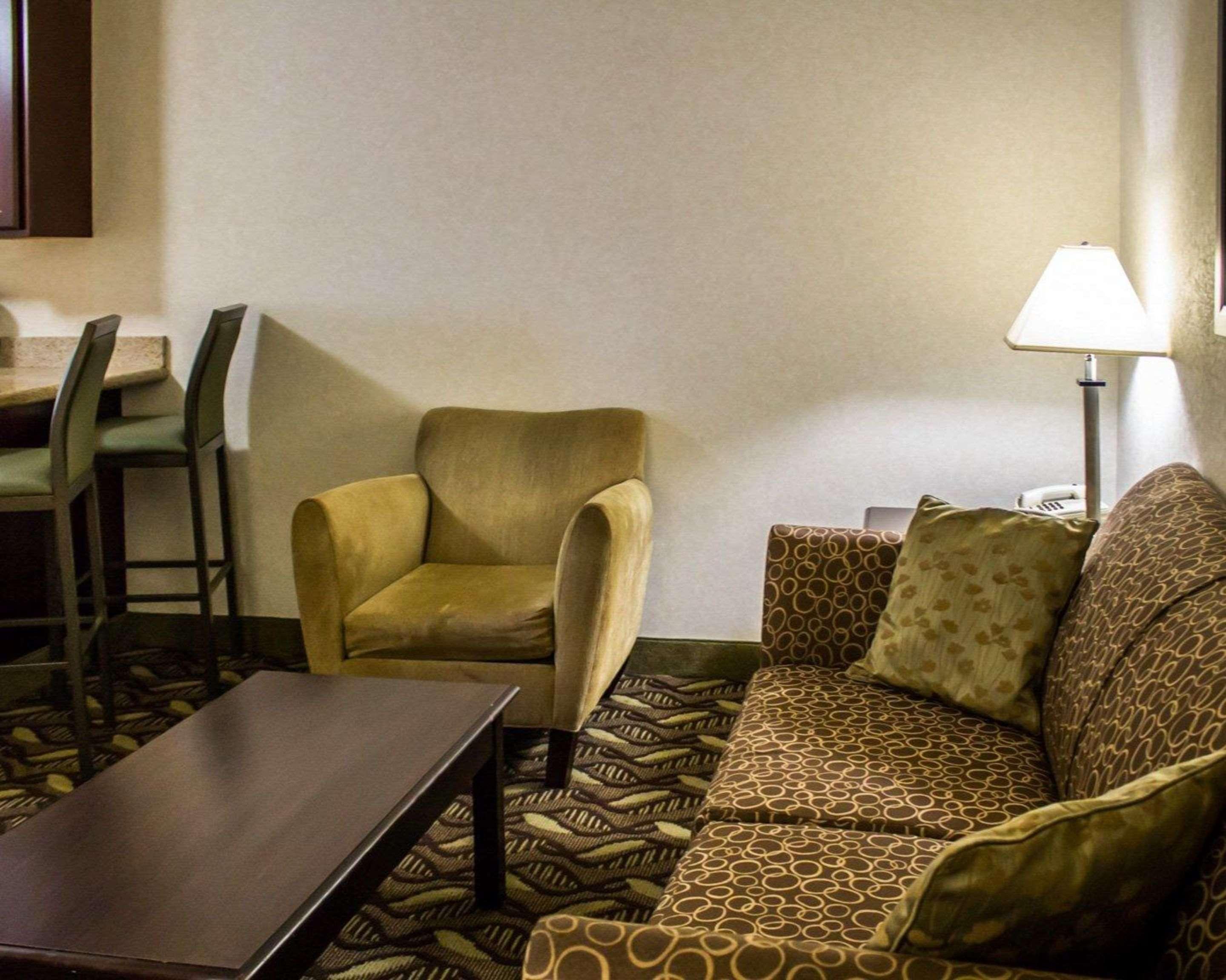 Quality Inn & Suites Mansfield Buitenkant foto