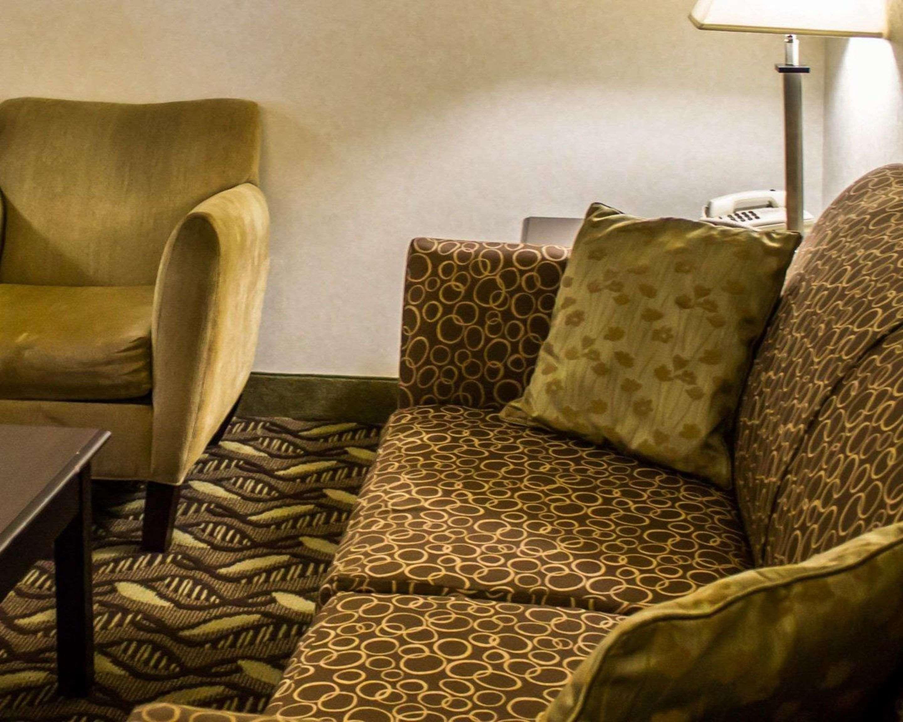 Quality Inn & Suites Mansfield Buitenkant foto